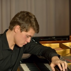 Max Merazzi (Piano)